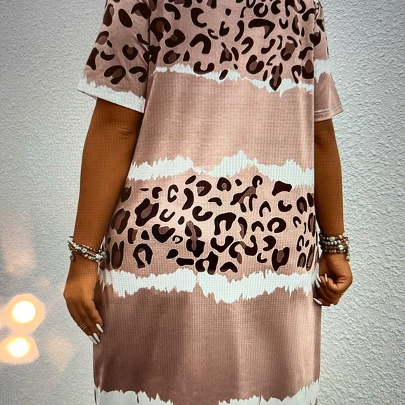 Plus size Leopard Print V-neck Dress Multicolor Rose/Beige/Black - Picture 2 of 3